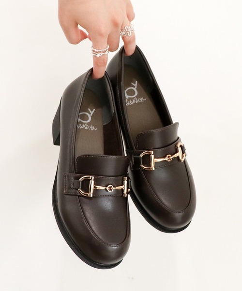 byあしながおじさん（バイアシナガオジサン）の「ビットローファーパンプス　8710513（ローファー・レディース・ライトグレー/ブラック/ダークブラウン/アイボリー/チョコ・22.5cm/24.0cm/23.0cm/22.0cm/25.0cm/24.5cm/23.5cm/23cm/24cm）」の17枚目の写真