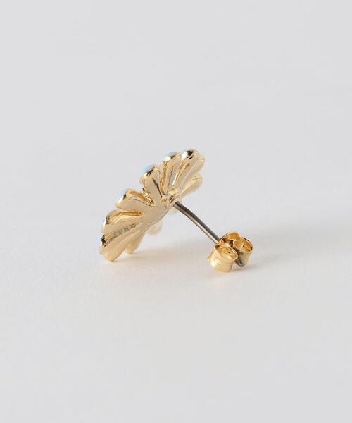 green label relaxing（グリーンレーベルリラクシング）の「フラワー EPO ピアス（ピアス（両耳用）・レディース・ライトブルー/オフホワイト・FREE）」の5枚目の写真