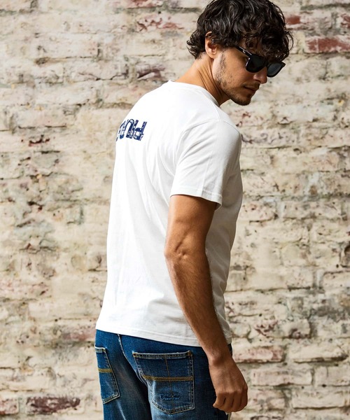 1PIU1UGUALE3 RELAX(ウノピゥウノウグァーレトレ リラックス)ペイズリーロゴ半袖Tシャツ（Tシャツ/カットソー）｜1PIU1UGUALE3 RELAX （ウノピゥウノウグァーレトレ リラックス）