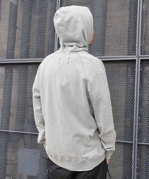 REIGNING CHAMP(レイニングチャンプ)の「REIGNING CHAMP PULLOVER HOODIE - MIDWEIGHT TERRY(パーカー・メンズ・ライトグレー・X-LARGE/MEDIUM)」の5枚目の写真