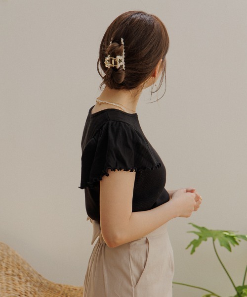 flower（フラワー）の「ラッフルスリーブティーズ（Tシャツ/カットソー・レディース・アイボリー/ブラック/ベージュ・FREE）」の4枚目の写真