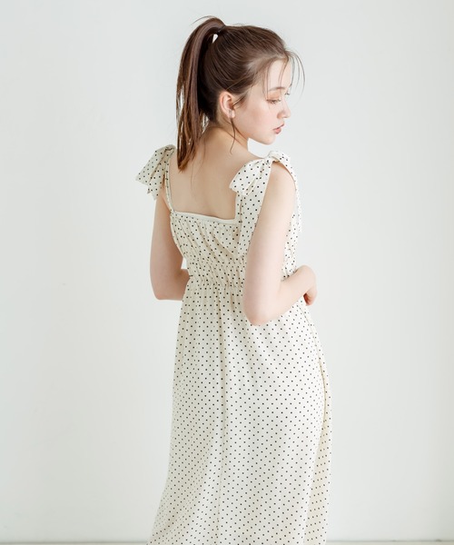 OLIVE des OLIVE（オリーブデオリーブ）の「肩リボンシャーリングキャミワンピース　1031090630（ワンピース・レディース・ライム/ピンク/ラベンダー/アイボリー/サックスブルー/ブラック・FREE）」の12枚目の写真