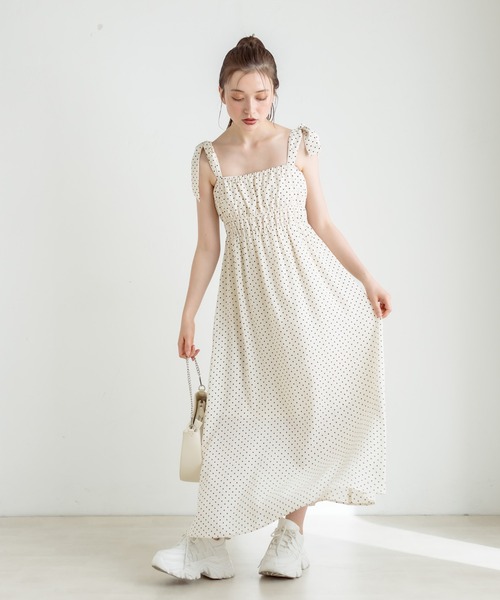 OLIVE des OLIVE（オリーブデオリーブ）の「肩リボンシャーリングキャミワンピース　1031090630（ワンピース・レディース・ライム/ピンク/ラベンダー/アイボリー/サックスブルー/ブラック・FREE）」の8枚目の写真