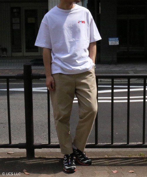 Universal Filmarket(ユニバーサルフィルマーケット)の「【Universal Filmarket】JAWS ワンポイントロゴ ビックシルエットTシャツ(Tシャツ/カットソー・レディース・ホワイト/ブラック・M)」の3枚目の写真