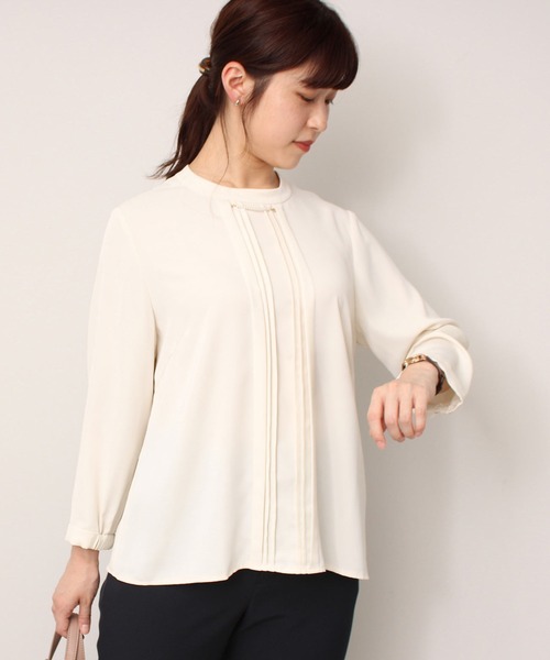fleur by mint breeze(フルールバイミントブリーズ)の「【L~5L 大きいサイズ】ピンタック ハイネック ブラウス(シャツ/ブラウス・レディース・ライトグレー/オフホワイト・LL/5L/3L/4L)」の2枚目の写真