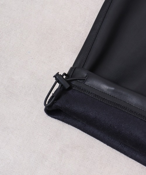 SUGGESTION（サジェッション）の「Synthetic leather cargo pants / 合皮カーゴパンツ UNISEX（カーゴパンツ・メンズ・ブラック・M/L/LL）」の13枚目の写真