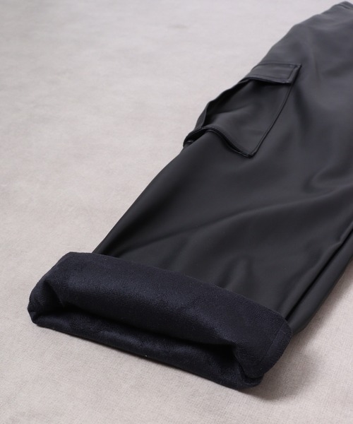 SUGGESTION（サジェッション）の「Synthetic leather cargo pants / 合皮カーゴパンツ UNISEX（カーゴパンツ・メンズ・ブラック・M/L/LL）」の12枚目の写真