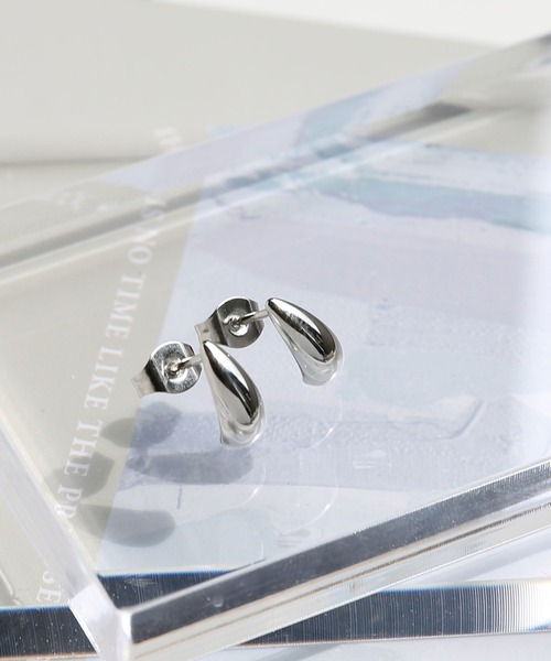 colleca la（コレカラ）の「[stainless]ステンレス ・小さめしずくピアス〈金属アレルギー対応〉（ピアス（両耳用）・レディース・ピンクゴールド/シルバー/ゴールド・ﾌﾘ-）」の2枚目の写真