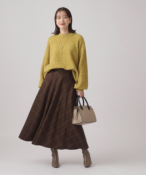 SHOO・LA・RUE（シューラルー）の「◆【体型カバー】ふわふわブークレトップス（ニット/セーター・レディース・ブラウン系その他/イエロー/アイボリー/サックスブルー・00）」の8枚目の写真