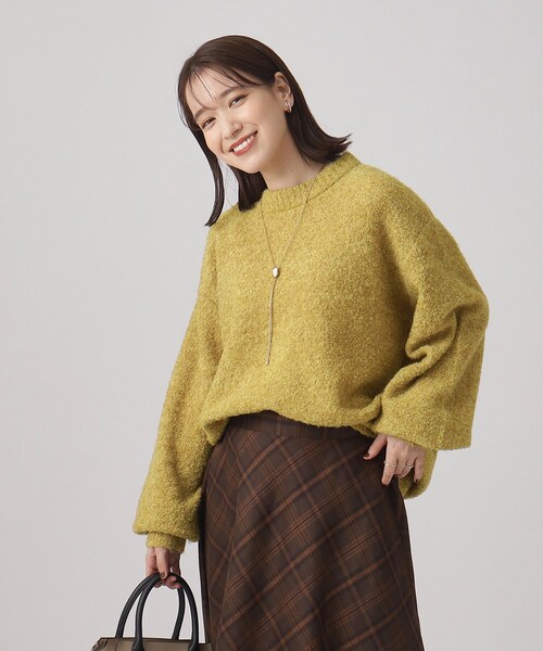 SHOO・LA・RUE（シューラルー）の「◆【体型カバー】ふわふわブークレトップス（ニット/セーター・レディース・ブラウン系その他/イエロー/アイボリー/サックスブルー・00）」の9枚目の写真