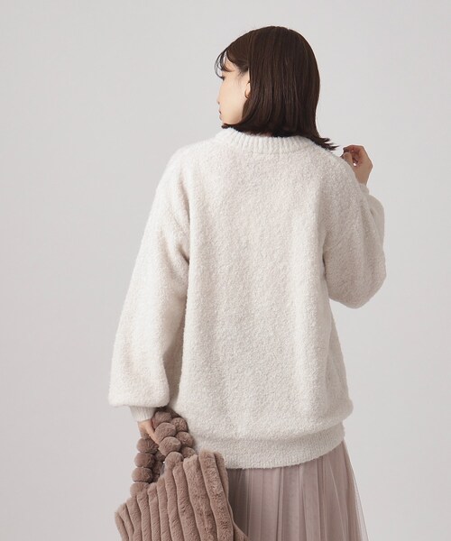 SHOO・LA・RUE（シューラルー）の「◆【体型カバー】ふわふわブークレトップス（ニット/セーター・レディース・ブラウン系その他/イエロー/アイボリー/サックスブルー・00）」の13枚目の写真
