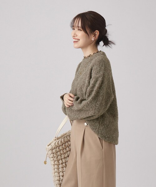 SHOO・LA・RUE（シューラルー）の「◆【体型カバー】ふわふわブークレトップス（ニット/セーター・レディース・ブラウン系その他/イエロー/アイボリー/サックスブルー・00）」の16枚目の写真