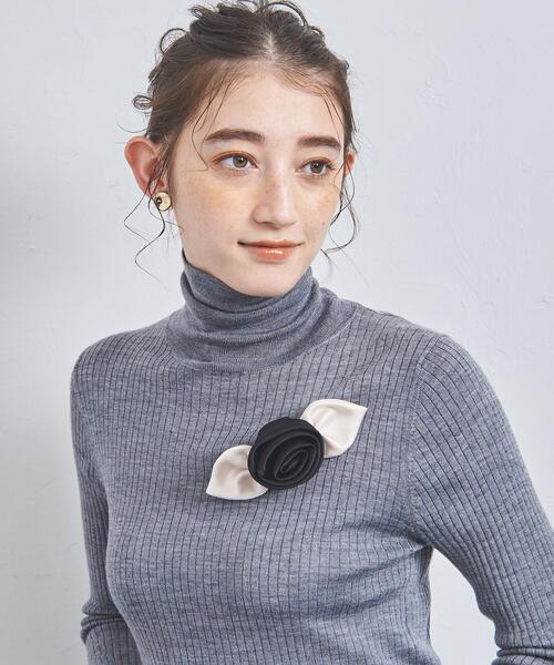 UNITED ARROWS(ユナイテッドアローズ)の「サテン ローズ ブローチ(ブローチ/コサージュ・レディース・ブラック/オフホワイト・FREE)」の13枚目の写真