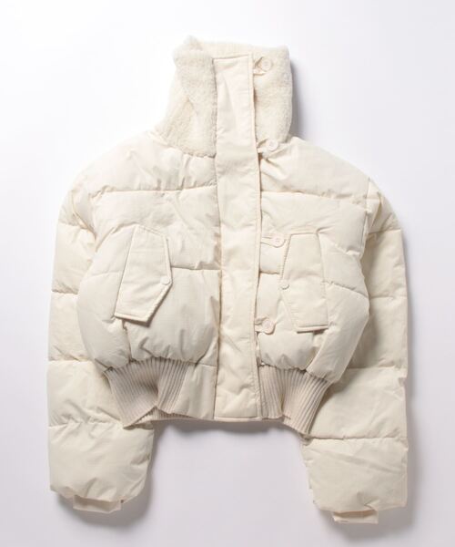 Mayree（メイリー）の「【Mayree】襟ボア ショート丈 中綿ジャケット アウター（ダウンジャケット/コート・レディース・ブラック/ホワイト/ブラウン/ピンク・SMALL/MEDIUM/LARGE）」の11枚目の写真