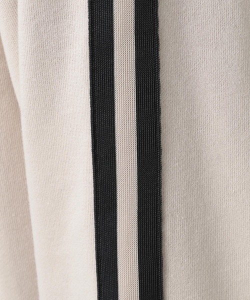 BAYFLOW(ベイフロー)の「【選べる着丈】トラックラインプルオーバー(スウェット・レディース・アイボリー/ブラック/グリーン・SMALL/MEDIUM)」の19枚目の写真