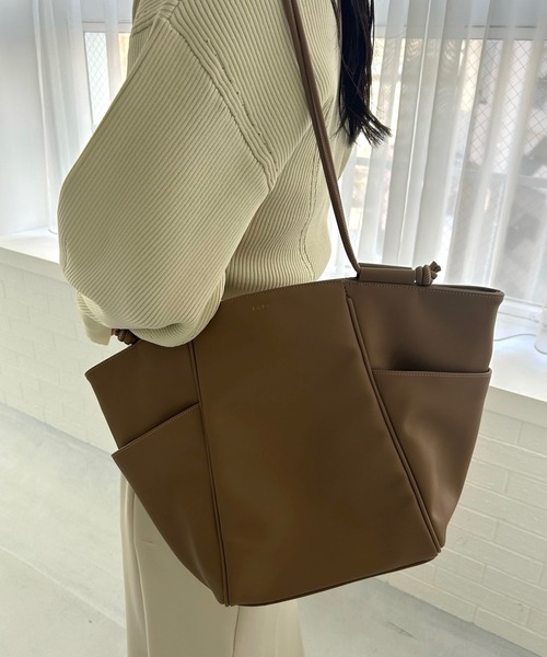 loti（ロティ）の「【EC限定】loti 2WAYハンドルトート（トートバッグ・レディース・ブラック/ベージュ/ネイビー・ONE SIZE）」の20枚目の写真