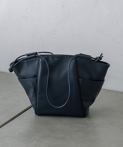 loti（ロティ）の「【EC限定】loti 2WAYハンドルトート（トートバッグ・レディース・ブラック/ベージュ/ネイビー・ONE SIZE）」の4枚目の写真