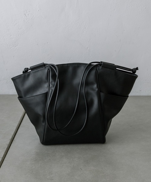 loti（ロティ）の「【EC限定】loti 2WAYハンドルトート（トートバッグ・レディース・ブラック/ベージュ/ネイビー・ONE SIZE）」の7枚目の写真