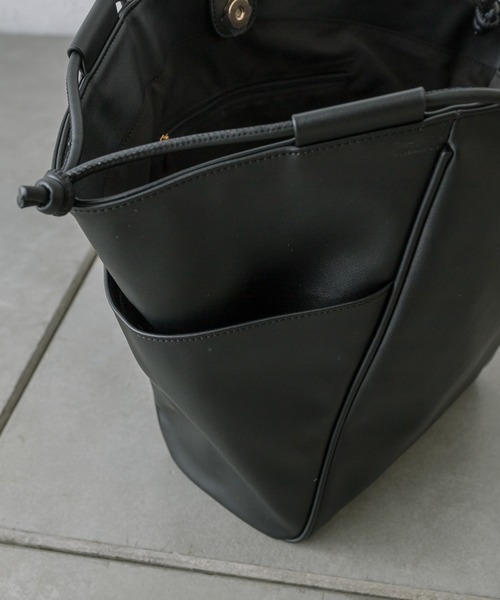 loti（ロティ）の「【EC限定】loti 2WAYハンドルトート（トートバッグ・レディース・ブラック/ベージュ/ネイビー・ONE SIZE）」の13枚目の写真