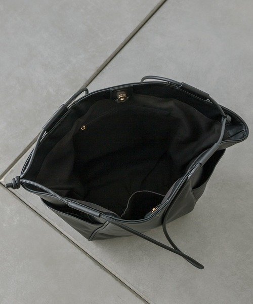 loti（ロティ）の「【EC限定】loti 2WAYハンドルトート（トートバッグ・レディース・ブラック/ベージュ/ネイビー・ONE SIZE）」の16枚目の写真