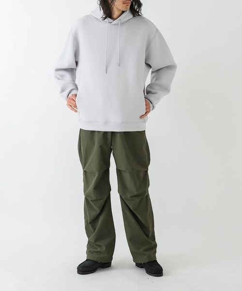 URBAN RESEARCH Sonny Label（アーバンリサーチサニーレーベル）の「ダンボールプルオーバーパーカー（パーカー・メンズ・ホワイト/ライトカーキ/ブラック/グレー系その他・MEDIUM/LARGE/X-LARGE）」の16枚目の写真