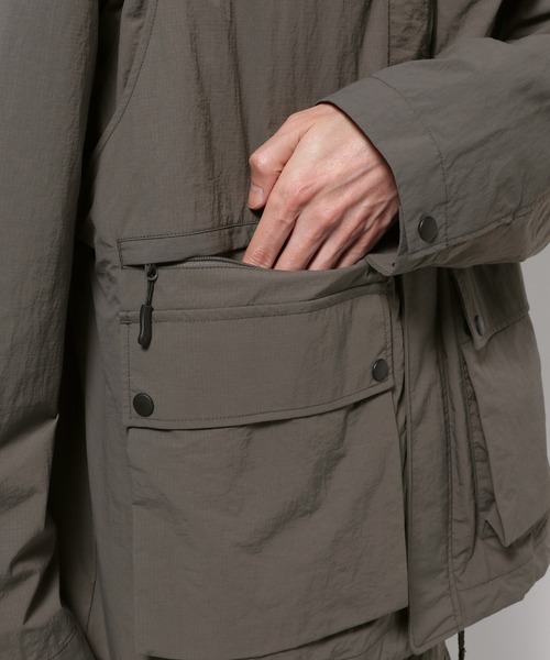 RAGEBLUE(レイジブルー)の「マルチポケット/ミリタリーユーティリティブルゾン/ミリタリーベスト(ナイロンジャケット・メンズ・ライトグレー/ピンク/グレー/ブラック・MEDIUM/LARGE/SMALL)」の9枚目の写真