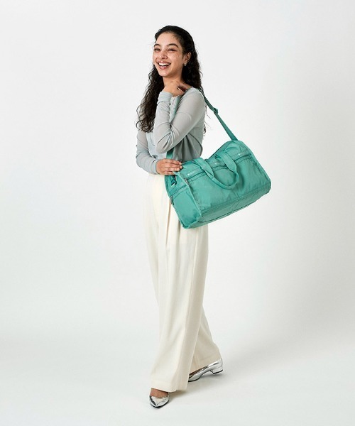 LeSportsac（レスポートサック）の「DELUXE MED WEEKENDER セージ