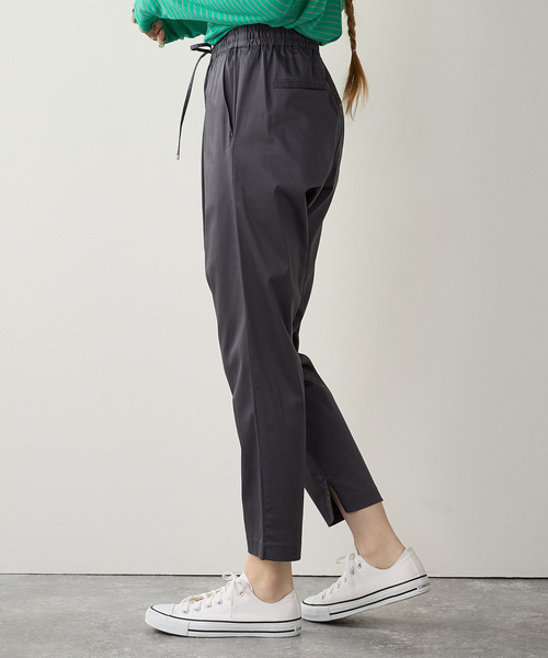 LE SOUK HOLIDAY（ルスークホリデー）の「タックテーパードパンツ2024SS（スラックス・レディース・ピンク/ベージュ/ネイビー/チャコールグレー/ブラック/カーキ・S/M/L）」の9枚目の写真