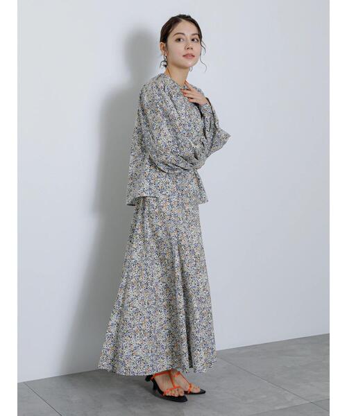 Te chichi（テチチ）の「【Atelier Bloom】フラワープリントブラウス（セットアップ可)（シャツ/ブラウス・レディース・ブラック・F）」の4枚目の写真