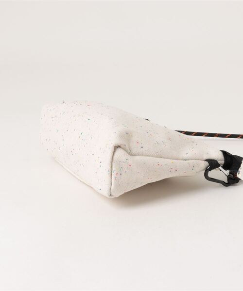 UNIVERSAL OVERALL（ユニバーサルオーバーオール）の「UNIVERSAL OVERALL / UO ネップサコッシュ / UVO-186（ショルダーバッグ・レディース・オレンジ/オフホワイト/グレー/サックスブルー/ブラック・ONESIZE）」の7枚目の写真