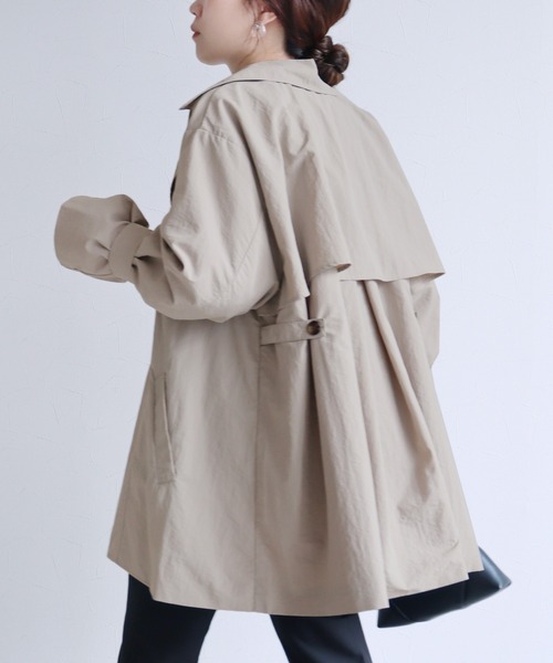 reca（レカ）の「ショート丈トレンチコート（トレンチコート・レディース・アイボリー/グレイッシュベージュ/カーキ・M）」の11枚目の写真