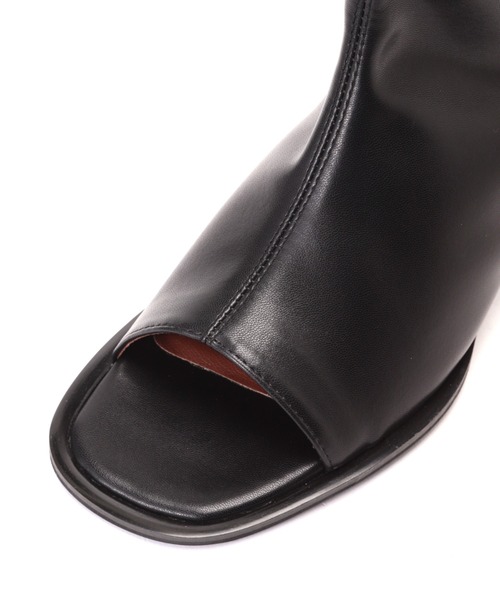 piu comoda（ピュコモダ）の「(piu comoda)ストレッチフェイクレザーオープントゥブーツ（ブーツ・レディース・ブラック/ベージュ・38/36/37）」の6枚目の写真