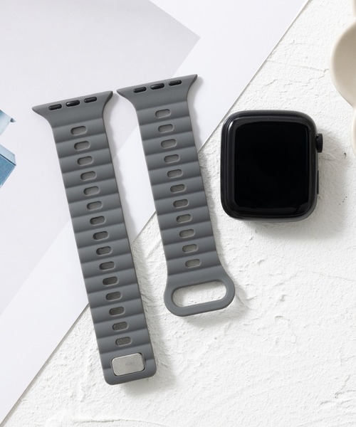 emonique(エモニーク)の「シリコン製 Apple Watch バンド スマートウォッチバンド【38/40/41/42/44/45/49mm対応】(デジタル腕時計・メンズ・グリーン/スカイブルー/ブラウン/ワインレッド/グレー/オレンジ/レッド/ブラック/ダークインディゴブルー/オフホワイト/ネイビー/ダークネイビー/ホワイト/チョコ/テラコッタ・42/38)」の1枚目の写真