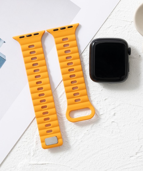 emonique(エモニーク)の「シリコン製 Apple Watch バンド スマートウォッチバンド【38/40/41/42/44/45/49mm対応】(デジタル腕時計・メンズ・グリーン/スカイブルー/ブラウン/ワインレッド/グレー/オレンジ/レッド/ブラック/ダークインディゴブルー/オフホワイト/ネイビー/ダークネイビー/ホワイト/チョコ/テラコッタ・42/38)」の15枚目の写真