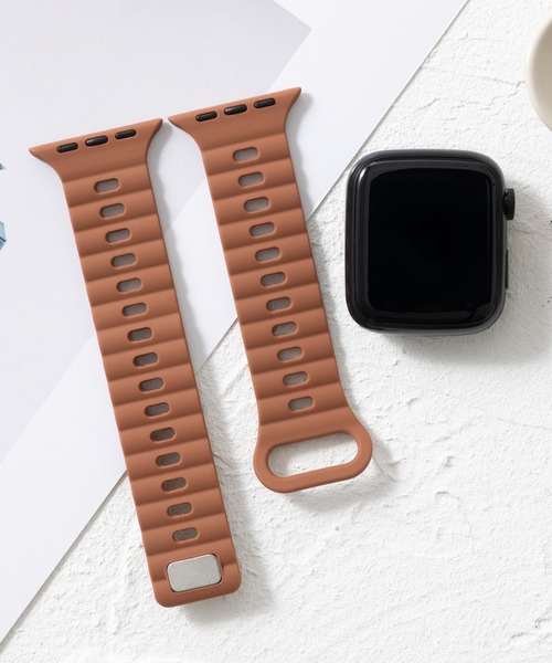 emonique(エモニーク)の「シリコン製 Apple Watch バンド スマートウォッチバンド【38/40/41/42/44/45/49mm対応】(デジタル腕時計・メンズ・グリーン/スカイブルー/ブラウン/ワインレッド/グレー/オレンジ/レッド/ブラック/ダークインディゴブルー/オフホワイト/ネイビー/ダークネイビー/ホワイト/チョコ/テラコッタ・42/38)」の7枚目の写真