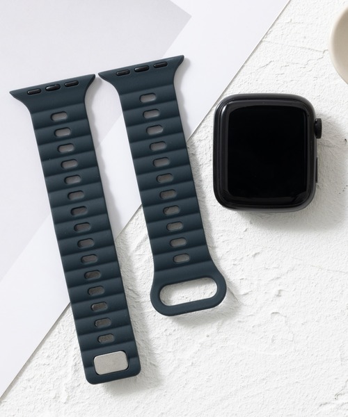 emonique(エモニーク)の「シリコン製 Apple Watch バンド スマートウォッチバンド【38/40/41/42/44/45/49mm対応】(デジタル腕時計・メンズ・グリーン/スカイブルー/ブラウン/ワインレッド/グレー/オレンジ/レッド/ブラック/ダークインディゴブルー/オフホワイト/ネイビー/ダークネイビー/ホワイト/チョコ/テラコッタ・42/38)」の11枚目の写真