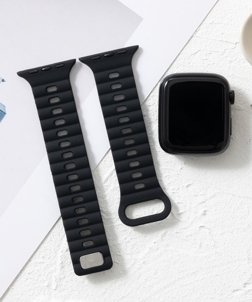 emonique(エモニーク)の「シリコン製 Apple Watch バンド スマートウォッチバンド【38/40/41/42/44/45/49mm対応】(デジタル腕時計・メンズ・グリーン/スカイブルー/ブラウン/ワインレッド/グレー/オレンジ/レッド/ブラック/ダークインディゴブルー/オフホワイト/ネイビー/ダークネイビー/ホワイト/チョコ/テラコッタ・42/38)」の4枚目の写真
