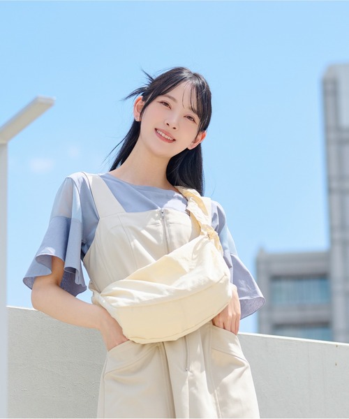 mysty woman(ミスティウーマン)の「シャーリングショルダーBAG 119617【500mlペットボトル収納可能!】(ショルダーバッグ・レディース・モカ/ライトブルー/ブラック/アイボリー・FREE)」の2枚目の写真