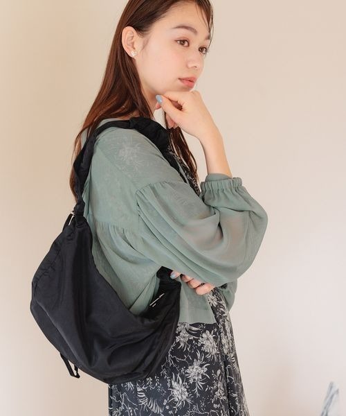mysty woman(ミスティウーマン)の「シャーリングショルダーBAG 119617【500mlペットボトル収納可能!】(ショルダーバッグ・レディース・モカ/ライトブルー/ブラック/アイボリー・FREE)」の3枚目の写真