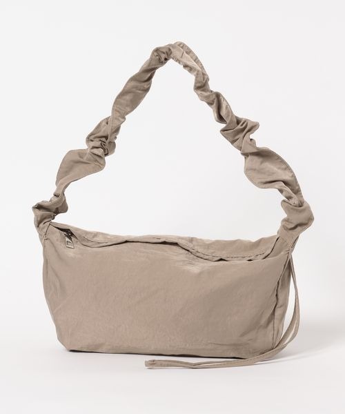 mysty woman(ミスティウーマン)の「シャーリングショルダーBAG 119617【500mlペットボトル収納可能!】(ショルダーバッグ・レディース・モカ/ライトブルー/ブラック/アイボリー・FREE)」の13枚目の写真