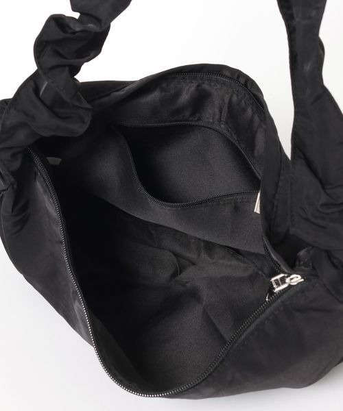 mysty woman(ミスティウーマン)の「シャーリングショルダーBAG 119617【500mlペットボトル収納可能!】(ショルダーバッグ・レディース・モカ/ライトブルー/ブラック/アイボリー・FREE)」の21枚目の写真