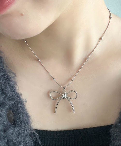 apres jour mignon(アプレジュールミニョン)の「アソートリボンネックレス【ZOZOTOWN限定アイテム】(ネックレス・レディース・シルバー/ブラック・フリー)」の1枚目の写真