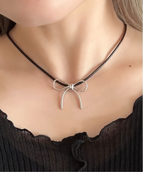 apres jour mignon(アプレジュールミニョン)の「アソートリボンネックレス【ZOZOTOWN限定アイテム】(ネックレス・レディース・シルバー/ブラック・フリー)」の2枚目の写真