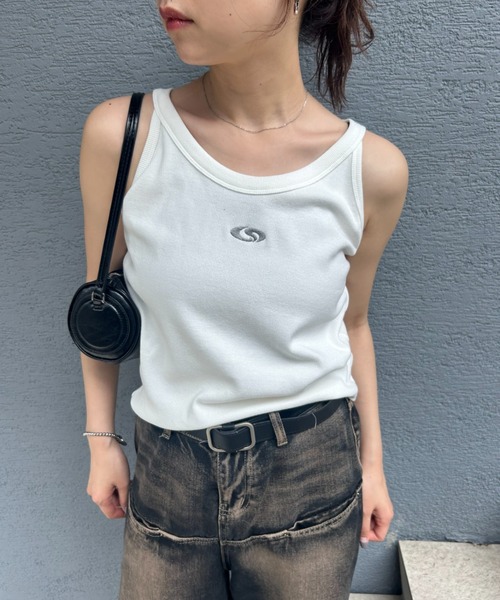 WHO'S WHO gallery（フーズフーギャラリー）の「【SLOPPY/スロッピー】フューチャーロゴアメスリタンク（タンクトップ・レディース・チャコールグレー/ライトグレー/ブラック/グレー/オフホワイト/ブラック系その他・FREE）」の19枚目の写真