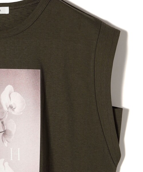 +81BRANCA(ハチイチブランカ)の「*【SHIPS別注】81BRANCA:ノースリーブ シアー フォト TEE(Tシャツ/カットソー・レディース・オフホワイト/チャコールグレー・ONE SIZE)」の5枚目の写真