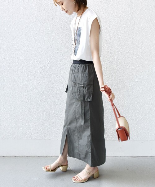 +81BRANCA(ハチイチブランカ)の「*【SHIPS別注】81BRANCA:ノースリーブ シアー フォト TEE(Tシャツ/カットソー・レディース・オフホワイト/チャコールグレー・ONE SIZE)」の22枚目の写真