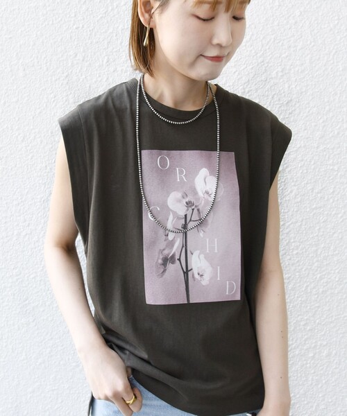 +81BRANCA(ハチイチブランカ)の「*【SHIPS別注】81BRANCA:ノースリーブ シアー フォト TEE(Tシャツ/カットソー・レディース・オフホワイト/チャコールグレー・ONE SIZE)」の14枚目の写真