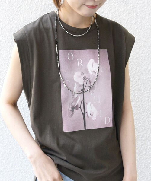 +81BRANCA(ハチイチブランカ)の「*【SHIPS別注】81BRANCA:ノースリーブ シアー フォト TEE(Tシャツ/カットソー・レディース・オフホワイト/チャコールグレー・ONE SIZE)」の13枚目の写真