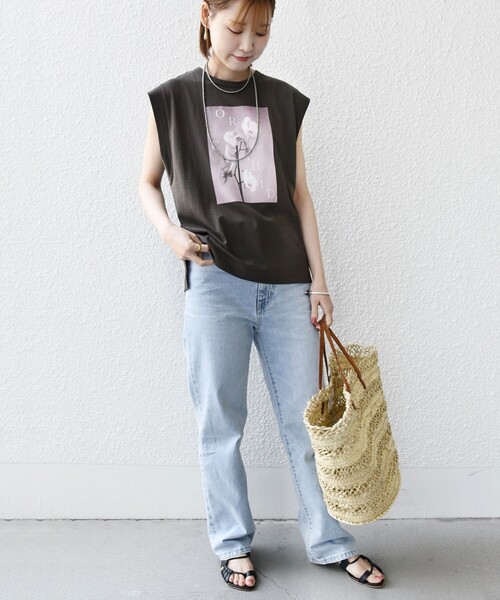 +81BRANCA(ハチイチブランカ)の「*【SHIPS別注】81BRANCA:ノースリーブ シアー フォト TEE(Tシャツ/カットソー・レディース・オフホワイト/チャコールグレー・ONE SIZE)」の11枚目の写真