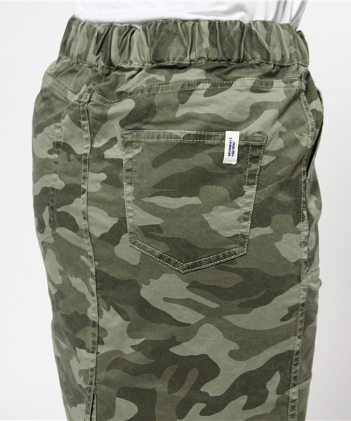 SEVENDAYS=SUNDAY(セブンデイズサンデイ)の「迷彩プリント リバーシブルタイトスカート(スカート・レディース・カーキ/ベージュ・MEDIUM/LARGE)」の7枚目の写真